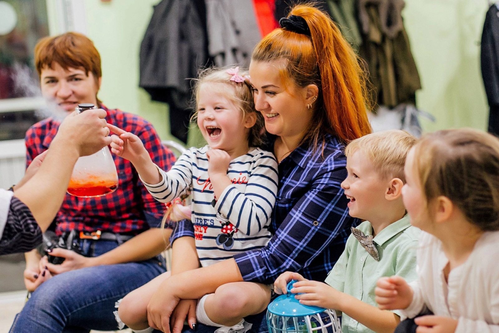 Niños expresando emociones